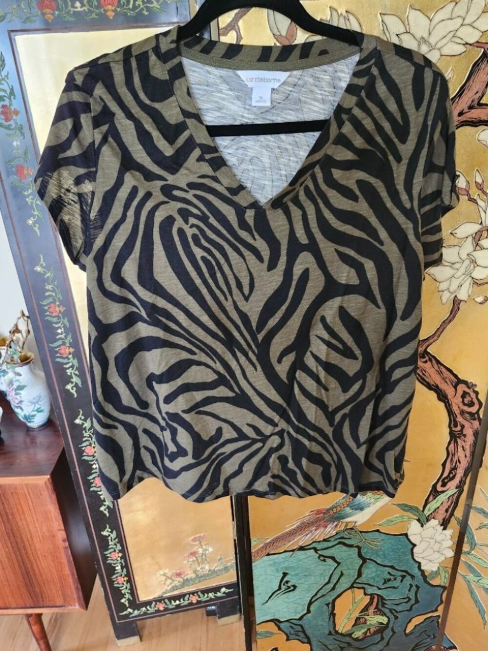 Olive Grove Animal V-neck tee XL